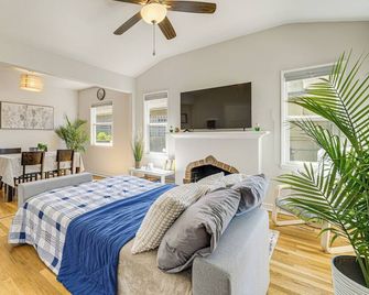 Walk to Dtwn San Jose & Sjsu: Charming + Cozy Gem! - San Jose - Living room