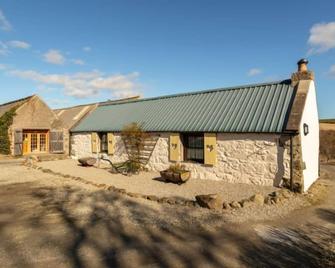 Sunflower Cottage by Interhome - Macduff - Building