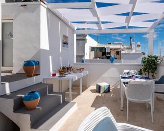 Dama Bianca Boutique Hotel Ostuni - Ostuni - Patio