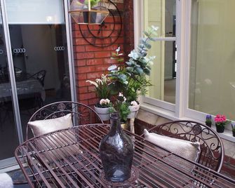 City Quarters on Brewer - Perth - Patio