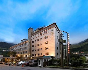 Ming LU Holiday Hotel - Ren-ai Township - Edificio