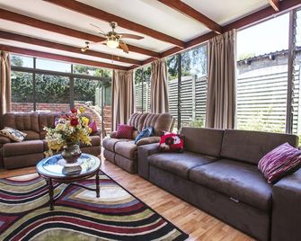 Chalet no. 2 Petunia - Johanesburgo - Sala de estar