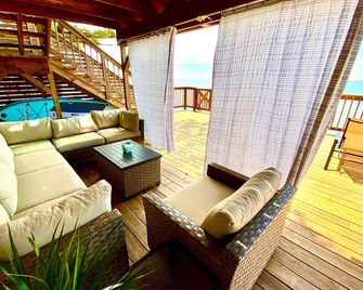 Lakefront Beach Resort,Huge Deck & Amazing Sunsets - Montague - Sala de estar