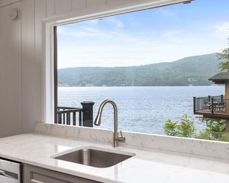Sun Castle Resort - Lake George - Balcony
