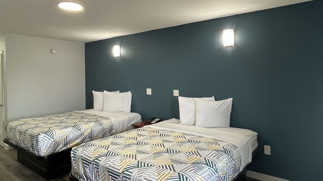 Motel 6 Greenwood. Ms