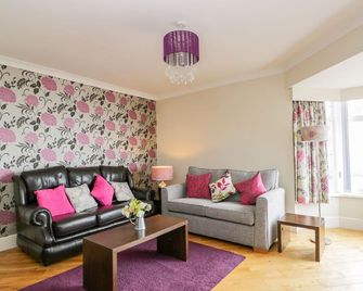 The Gansey Girl - Bridlington - Living room