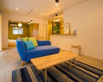 Starry Sky Resort Okinawa - Onna - Wohnzimmer