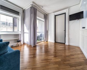 Dante 138 Class rooms & apartments - Bari - Wohnzimmer