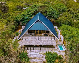 The Overhang - Dar Es Salaam