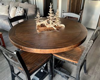 Cabin Retreat: Mountain Views, Starlink Wi-Fi, Stargazing, Hiking, Adventures! - Clinton - Dining room