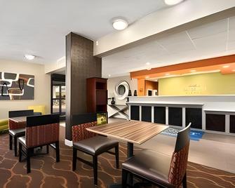 بايمونت إن آند سويتس فلورنس باي ويندام - فلورنس - ردهة