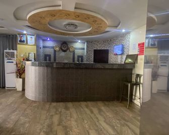 Vatan & Santiago Resort - Abuja - Recepción