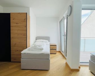 Spacious Penthouse Apartment - Vienne - Chambre