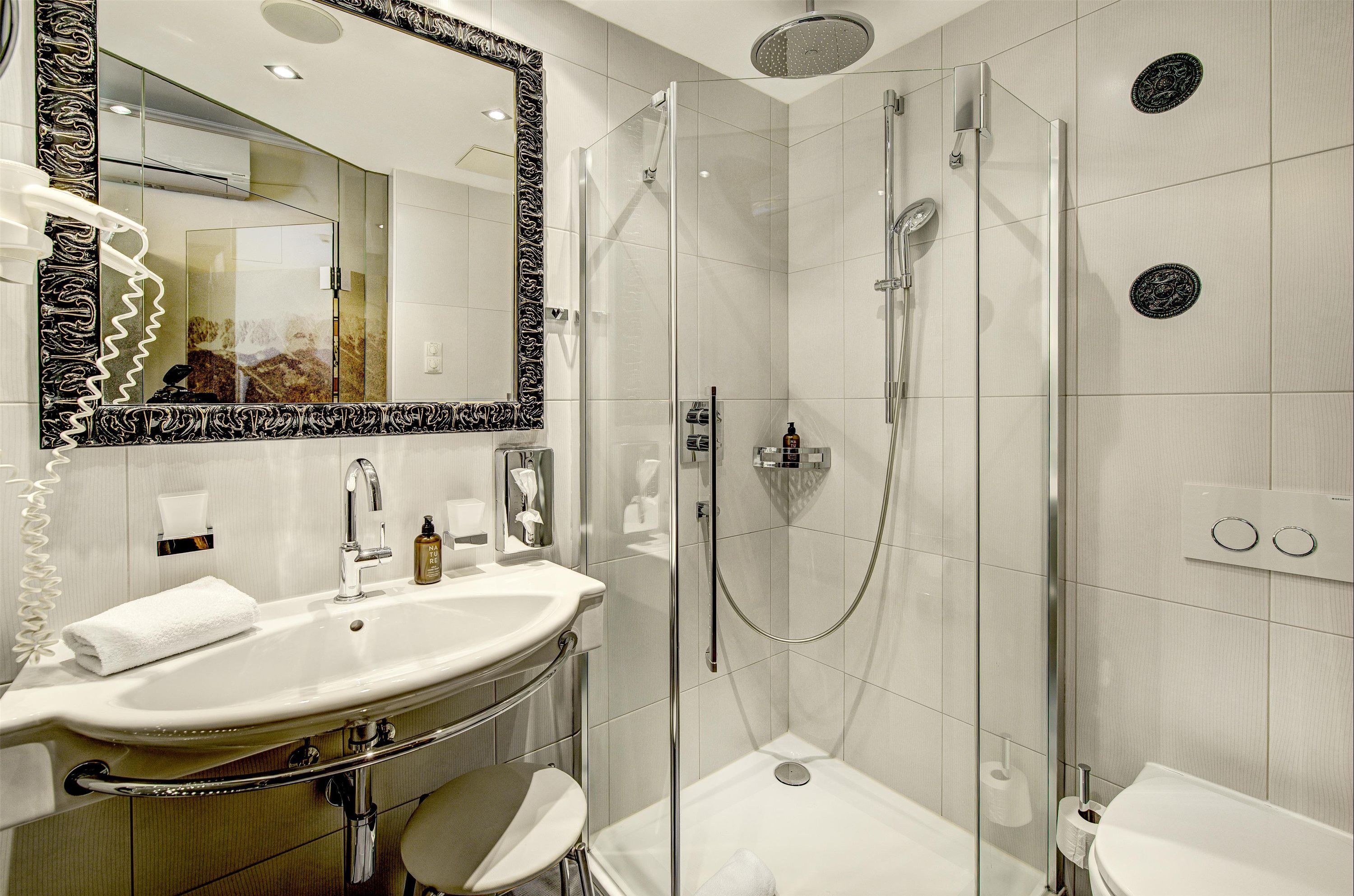 Hotel Goldener Adler, BW Signature Collection - אינזברוק - חדר שינה