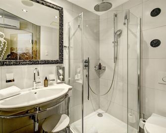 Hotel Goldener Adler, BW Signature Collection - Insbruque - Quarto
