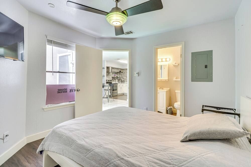 4 Mi to Dtwn: Gem w/ Pool Access & Patio in Austin - אוסטין - חדר שינה