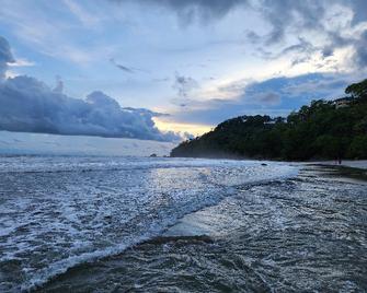 Hotel Vos - Manuel Antonio - Strand