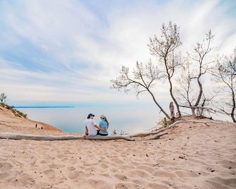 Bayfront Bliss at The Beach - Traverse City