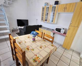 House with hot tub near Guarulhos Airport - Guarulhos - Dining room