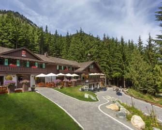 Crystal Mountain Hotels - Crystal Mountain - Building