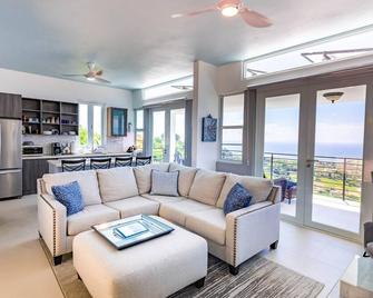 Private 2br/2.5 Ba W. Ocean View & Infinity Pool - Yabucoa - Obývací pokoj