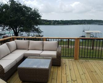 Two Beautiful Tiny Homes In Lakeway On Lake Travis! As Of July 2025 Lake Is Full - Lakeway - Balcony