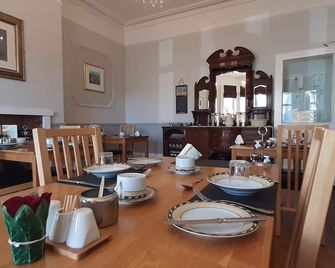 Brooke House - Shanklin - Ruang makan