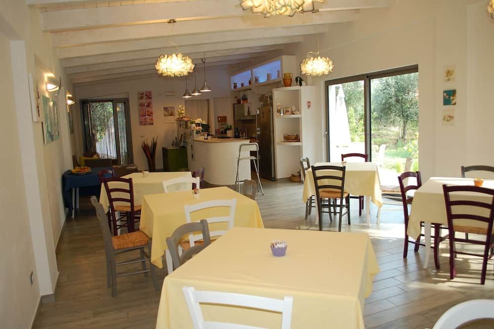 B&B Masseria Liberatore - Mattinata - Ресторан