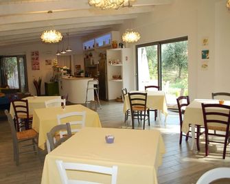 B&B Masseria Liberatore - Mattinata - Ресторан