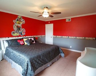 Castle House - Wonderland House - Anaheim - Makuuhuone