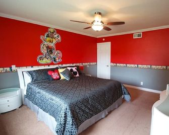 Castle House - Wonderland House - Anaheim - Bedroom