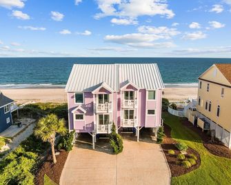 The Pinnacle - Oceanfront Home. Amazing Views, Pool, Hot Tub, 2 Kitchens, deck - Emerald Isle - Building