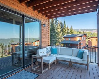 New, Modern Design, Hot Tub & Views! - Sandpoint - Balcon