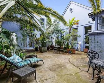 Upper Chapel - Sydney - Patio