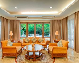 Lorin Solo Hotel - Surakarta City - Lounge