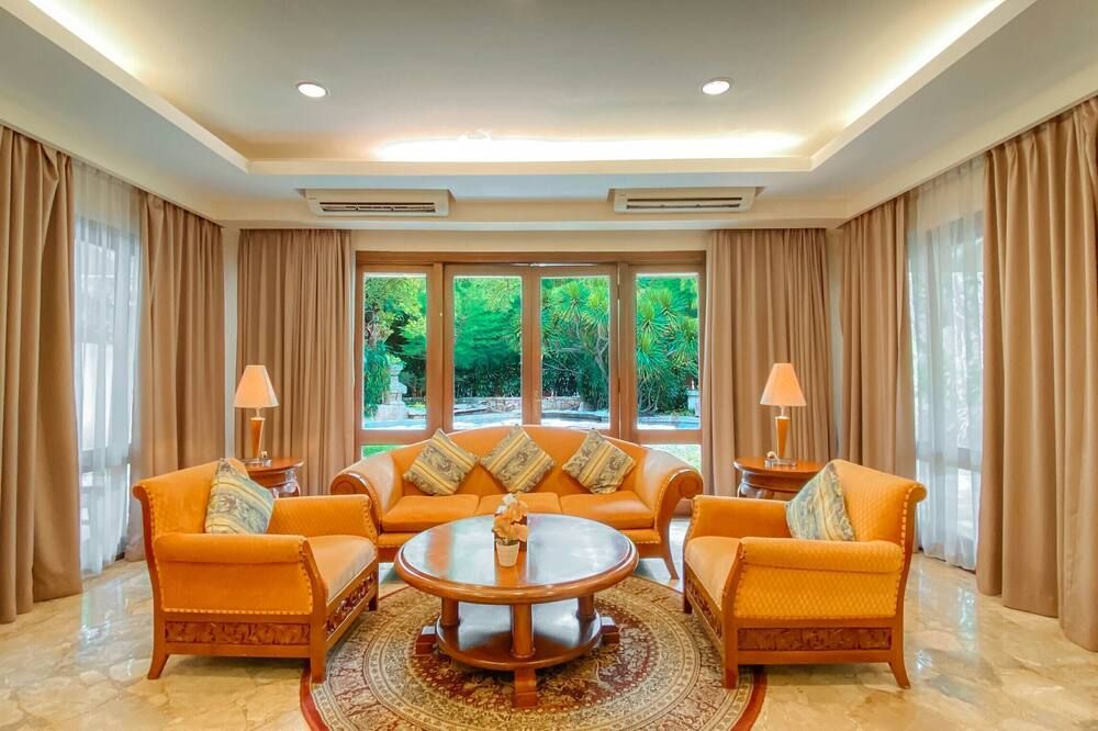 فندق لورين سولو