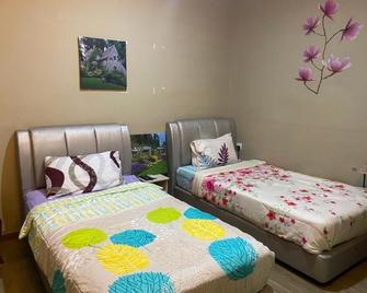 Hotel By The Park Plt - Kampung Telok Serdang - Habitación