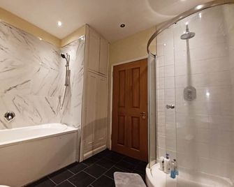 The Pearl Manor - Watford