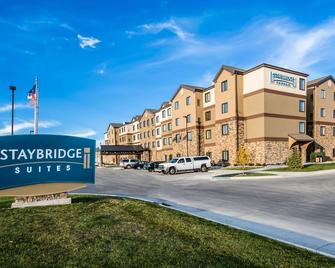 Staybridge Suites Grand Forks By IHG - Grand Forks - Building
