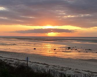 Family Cottage, Steps from a Private Beach on Brewster Dunes - Brewster - Beach
