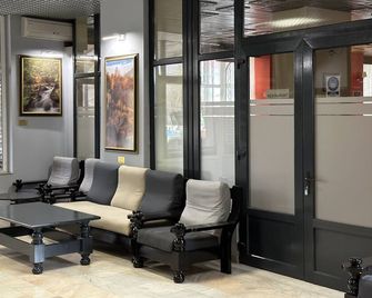 Petrosani Camere de Inchiriat - Hotel Petroshani srl - Petrosani - Лоббі