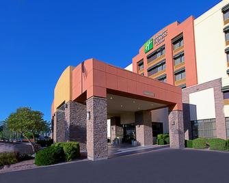 Holiday Inn Express & Suites Tempe - Tempe - Building