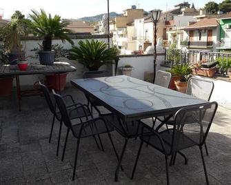 Palace Bed & Breakfast - Gibellina - Balcony