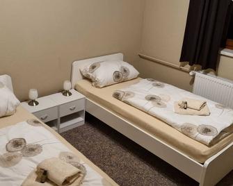 Room 05 (Zx) - Pension Torgau - Torgau - Schlafzimmer
