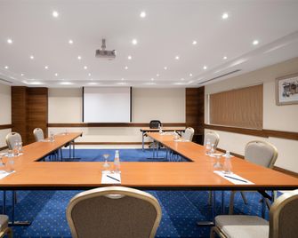 Park Inn by Radisson Al Khobar - Al Khobar - Meeting room