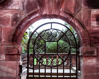 Inglewood Manor - Ellesmere Port