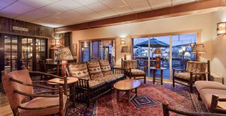 Best Western Adirondack Inn - Lake Placid - Lobby