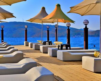 Oscar Seaside Hotel & Spa - Meşelik - Beach