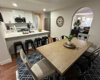 Cozy Mountain Escape - Salt Lake City - Restaurant