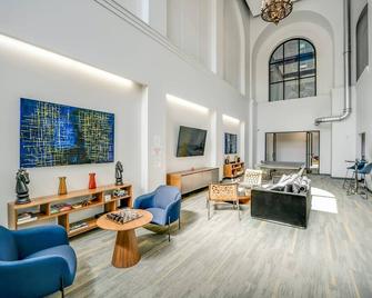 Elegant Main Street Living Near Nyc - Hackensack - Sala de estar